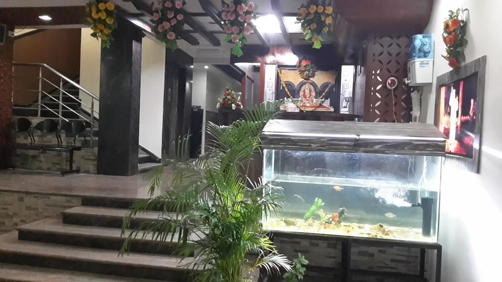 Hotel Sai Galaxy Inn Shirdi Eksteriør bilde