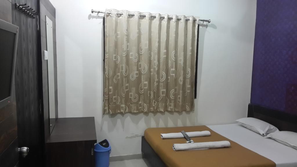Hotel Sai Galaxy Inn Shirdi Eksteriør bilde