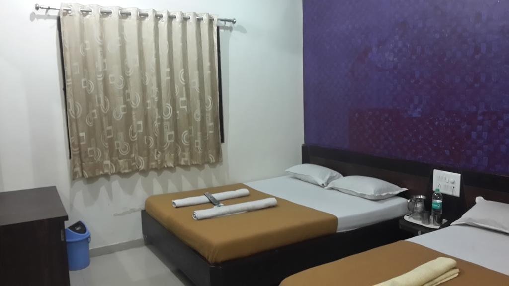 Hotel Sai Galaxy Inn Shirdi Eksteriør bilde