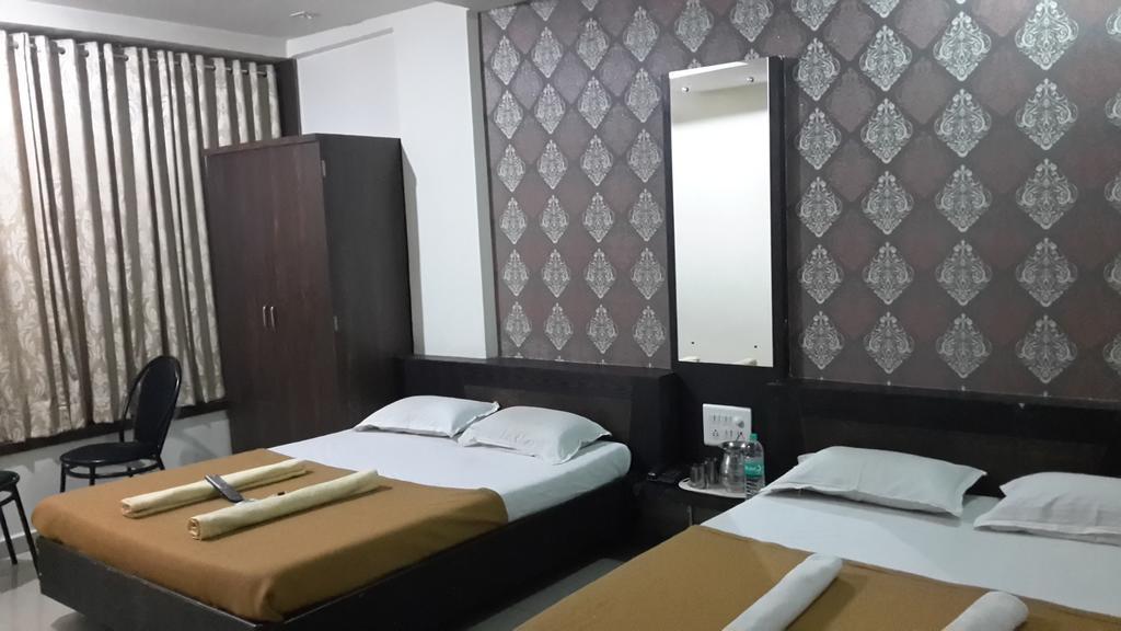 Hotel Sai Galaxy Inn Shirdi Eksteriør bilde