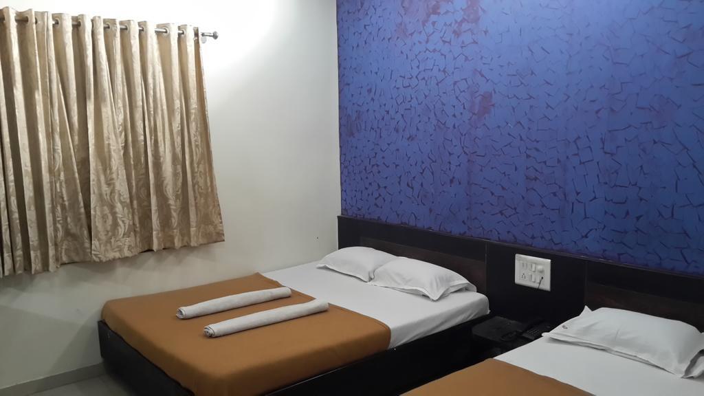 Hotel Sai Galaxy Inn Shirdi Eksteriør bilde