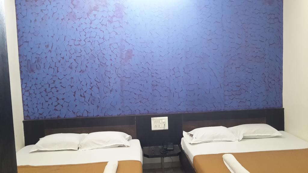 Hotel Sai Galaxy Inn Shirdi Eksteriør bilde