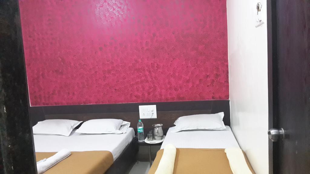 Hotel Sai Galaxy Inn Shirdi Eksteriør bilde