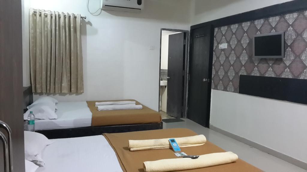 Hotel Sai Galaxy Inn Shirdi Eksteriør bilde