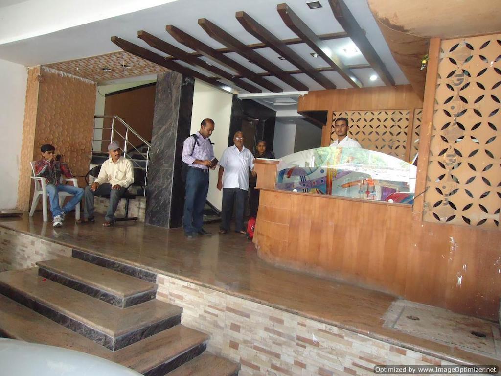 Hotel Sai Galaxy Inn Shirdi Eksteriør bilde