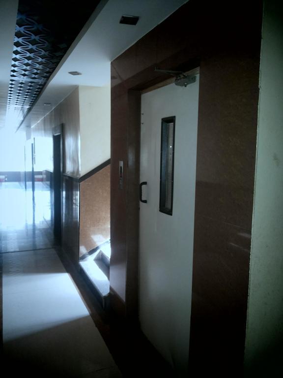 Hotel Sai Galaxy Inn Shirdi Eksteriør bilde