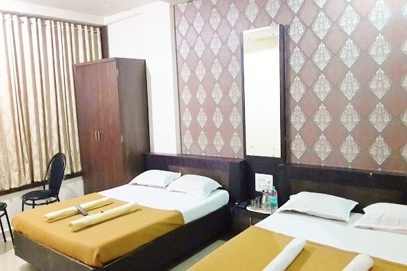 Hotel Sai Galaxy Inn Shirdi Eksteriør bilde