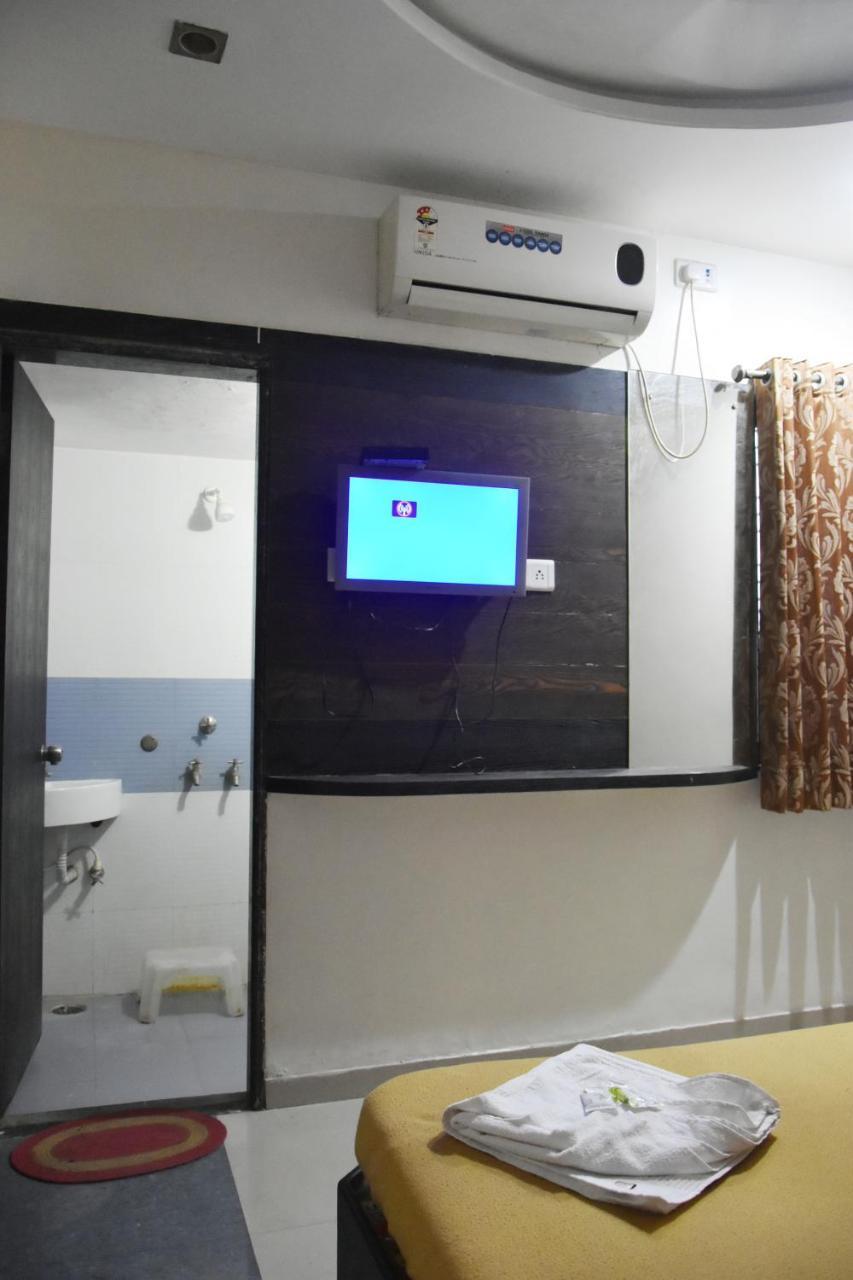 Hotel Sai Galaxy Inn Shirdi Eksteriør bilde