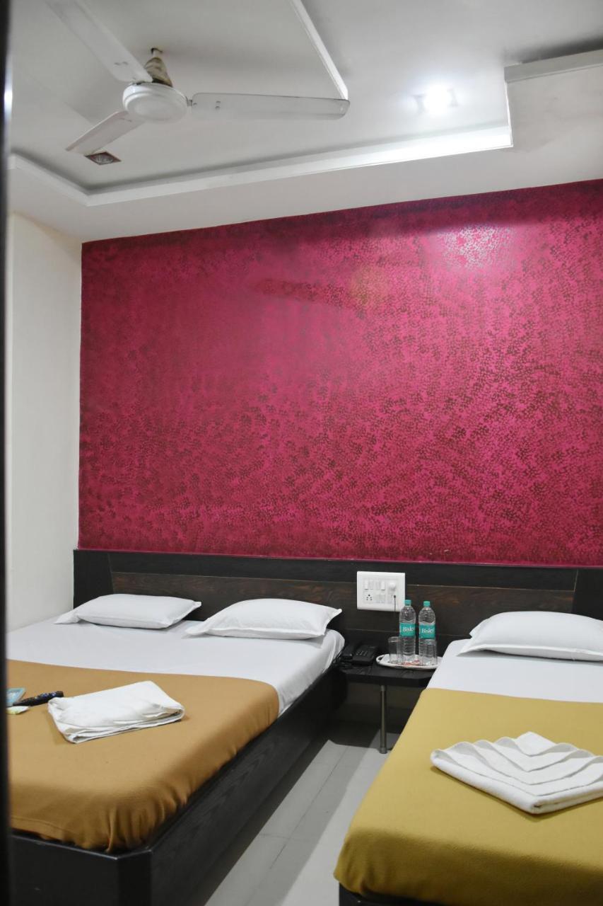 Hotel Sai Galaxy Inn Shirdi Eksteriør bilde