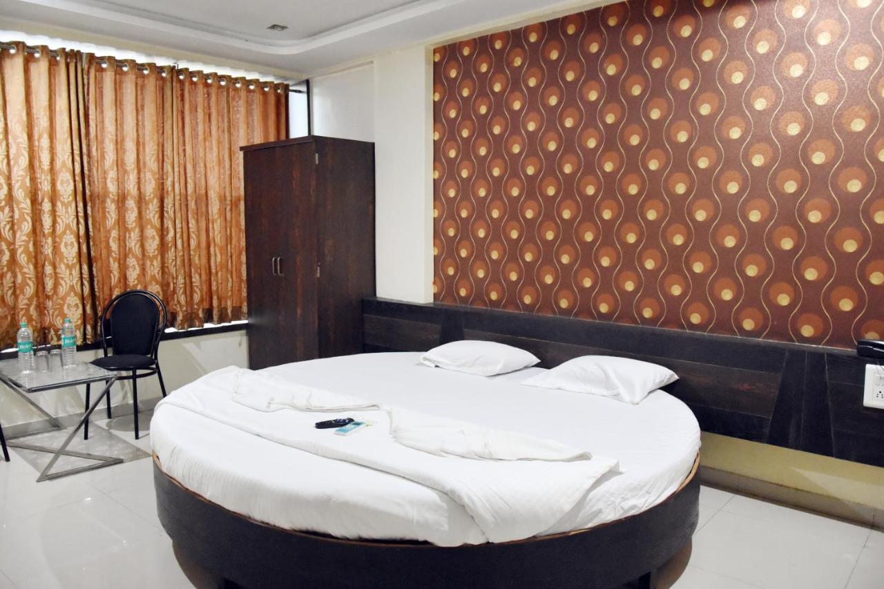 Hotel Sai Galaxy Inn Shirdi Eksteriør bilde