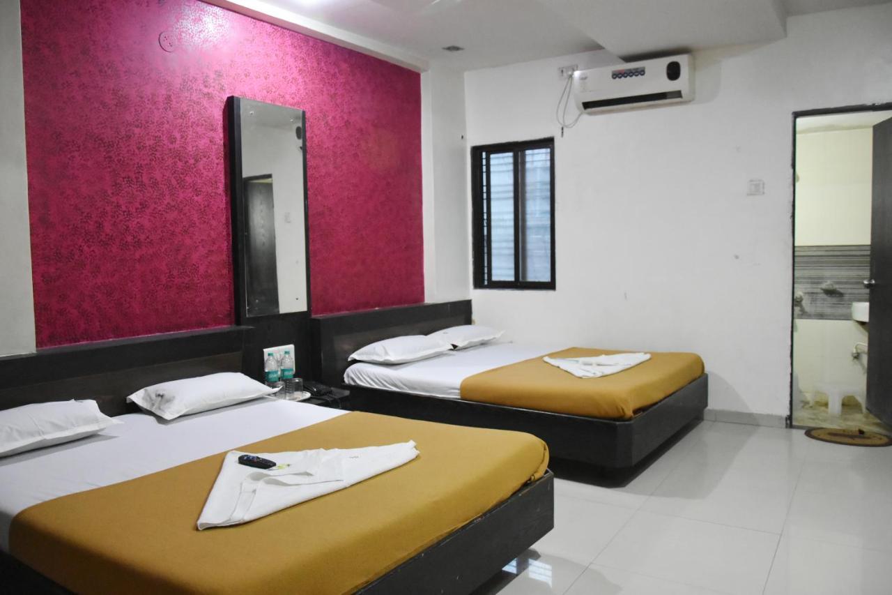 Hotel Sai Galaxy Inn Shirdi Eksteriør bilde