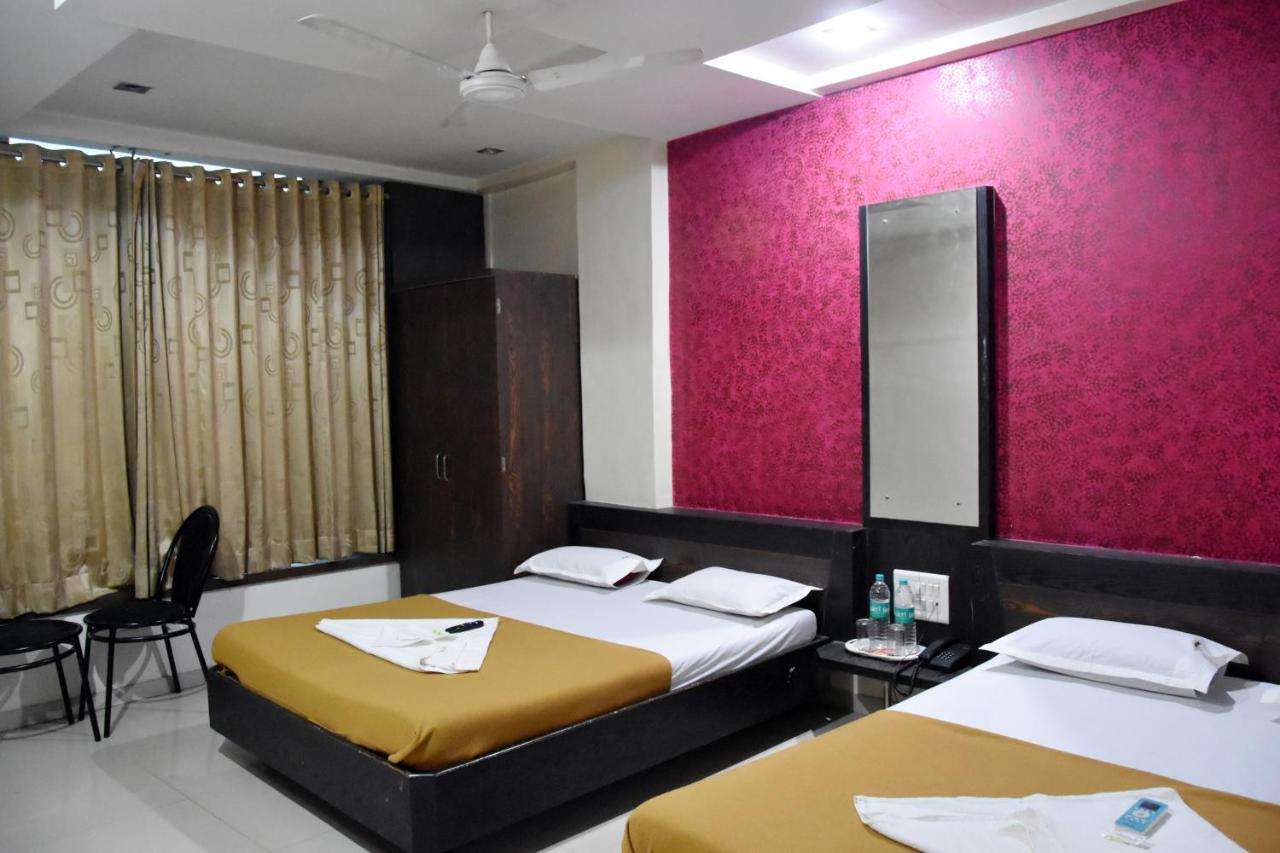 Hotel Sai Galaxy Inn Shirdi Eksteriør bilde